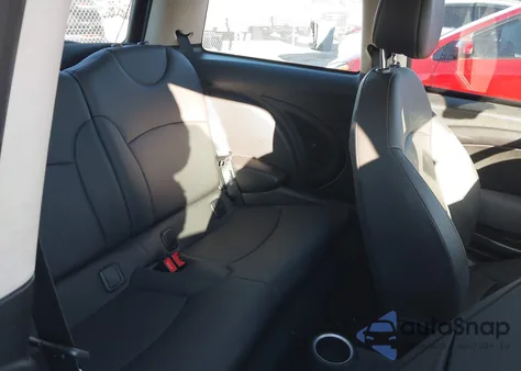 2011 Mini Cooper S z USA, uszkodzony, nr VIN WMWSV3C5XBTY23987